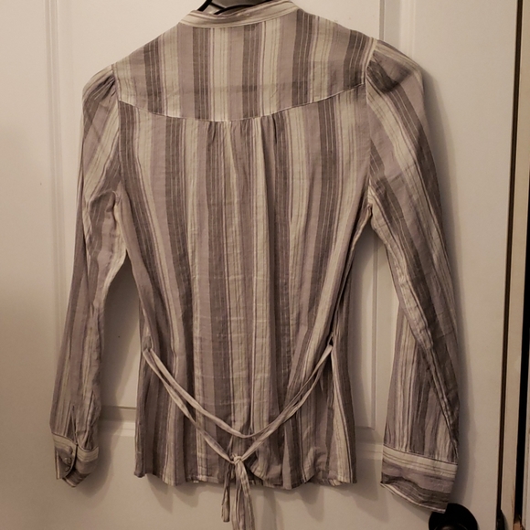 Light blouse - Picture 2 of 5